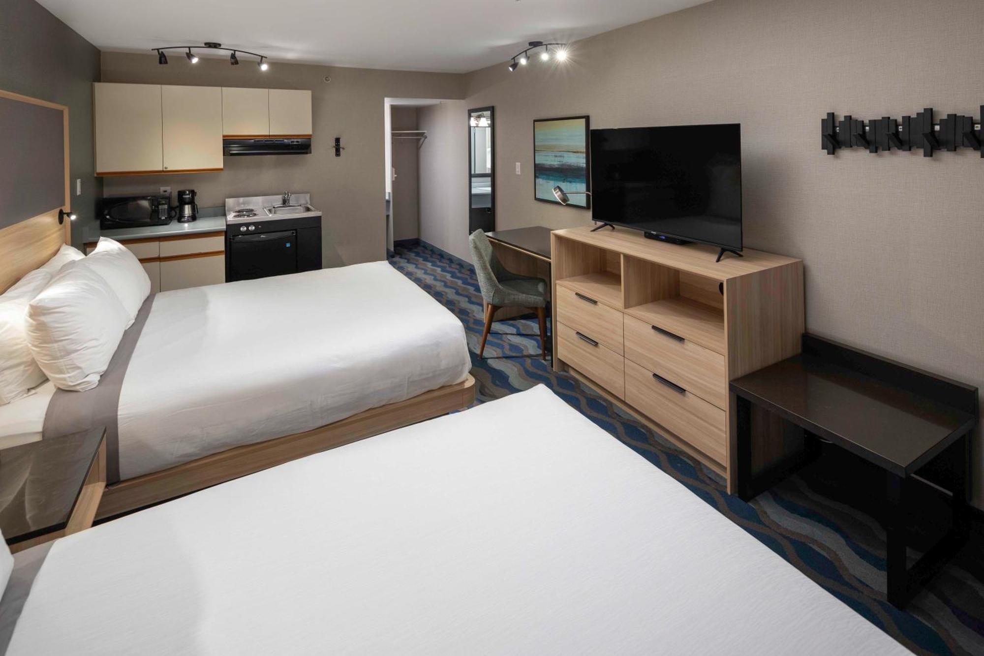 Accent Inns Burnaby Exterior photo