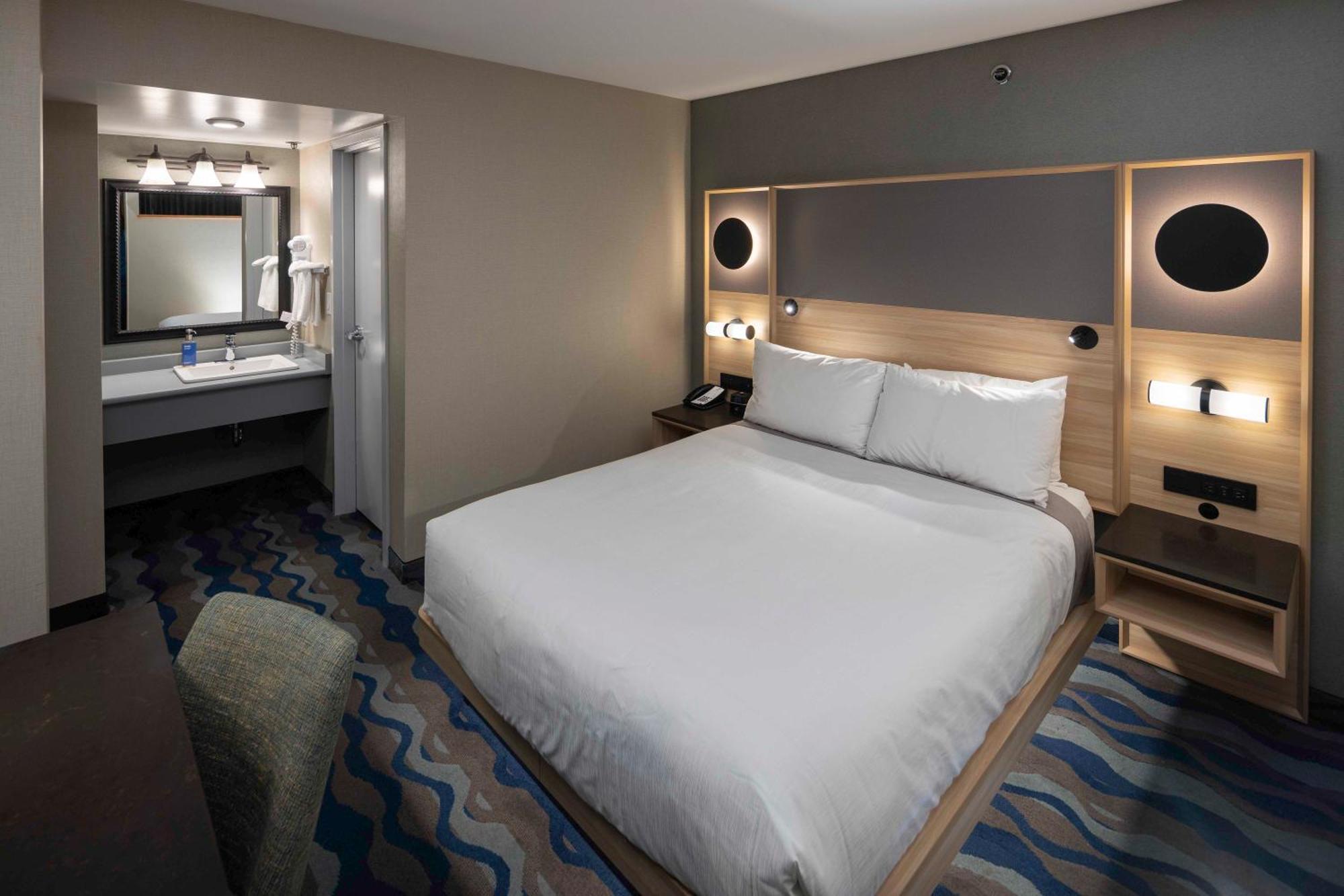 Accent Inns Burnaby Exterior photo